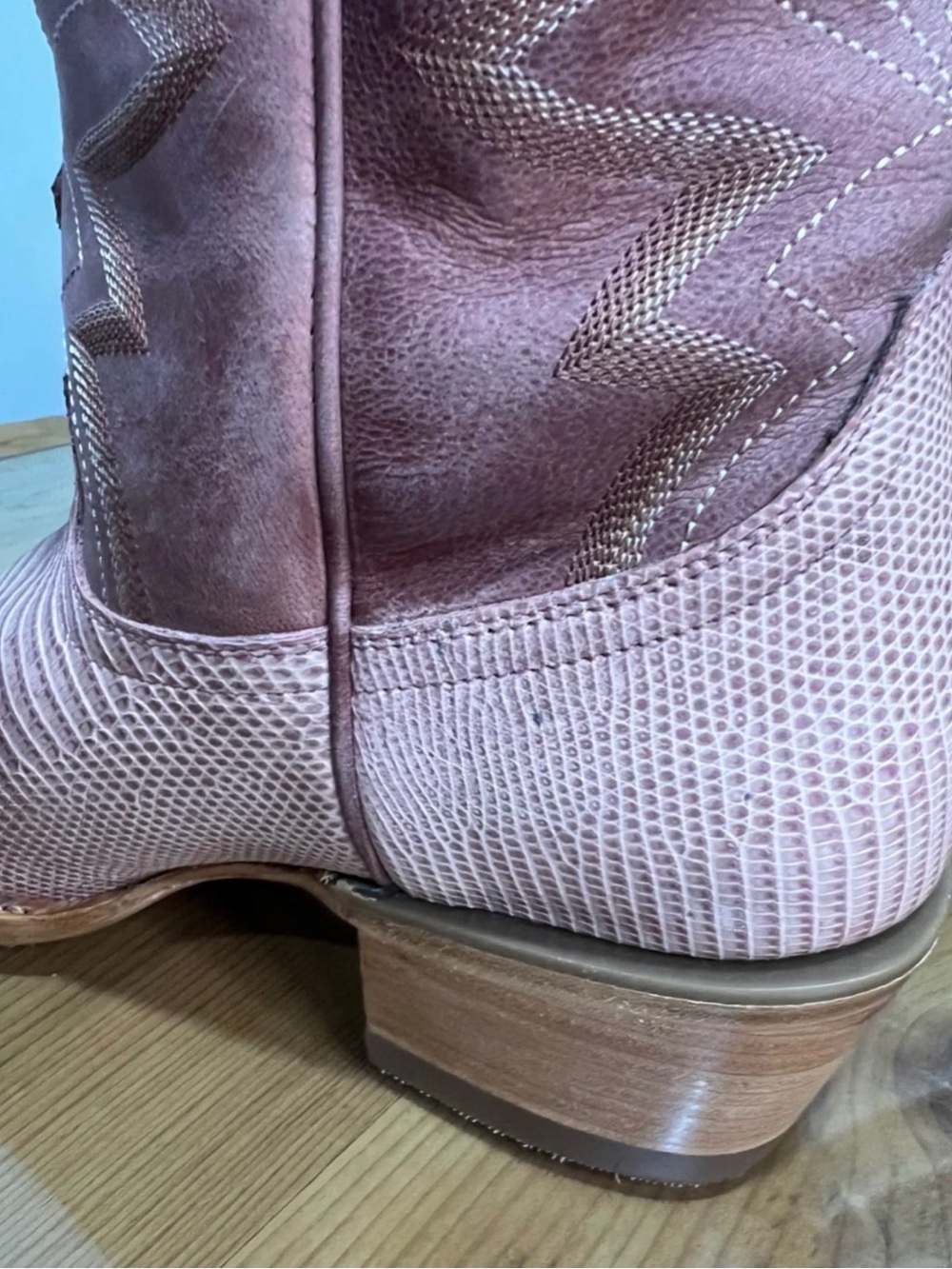 Tecovas Abby  pink frost lizardPink Western Cowboy Boots - Picture 9 of 9